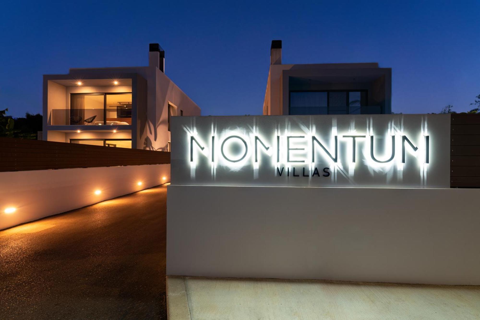 Momentum Villas 이알리소스 외부 사진