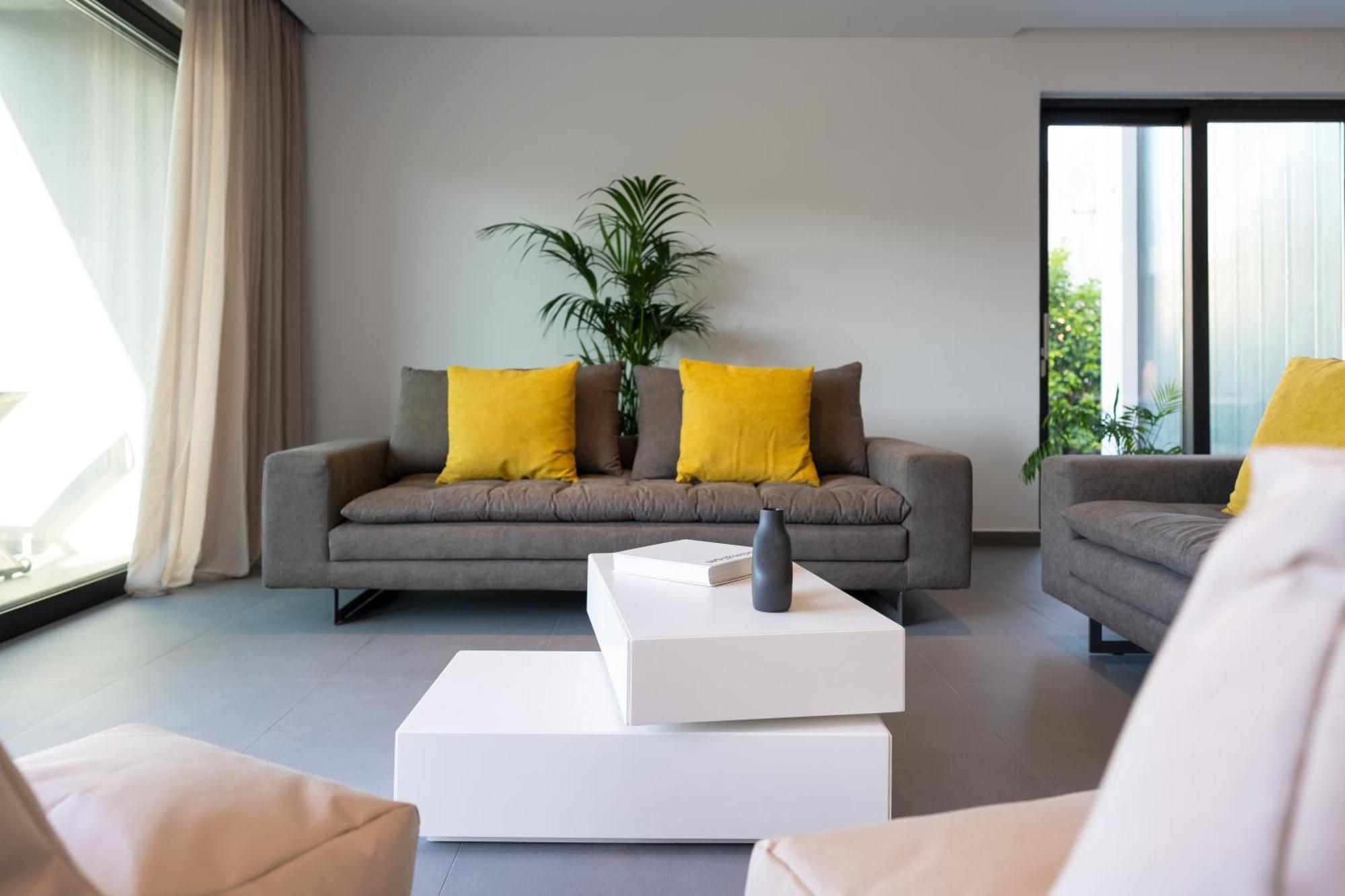 Momentum Villas 이알리소스 외부 사진