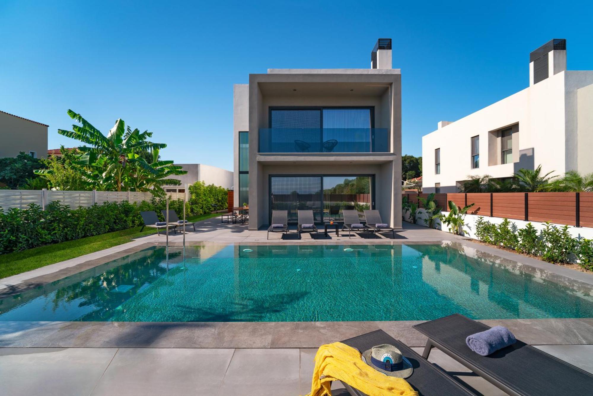 Momentum Villas 이알리소스 외부 사진