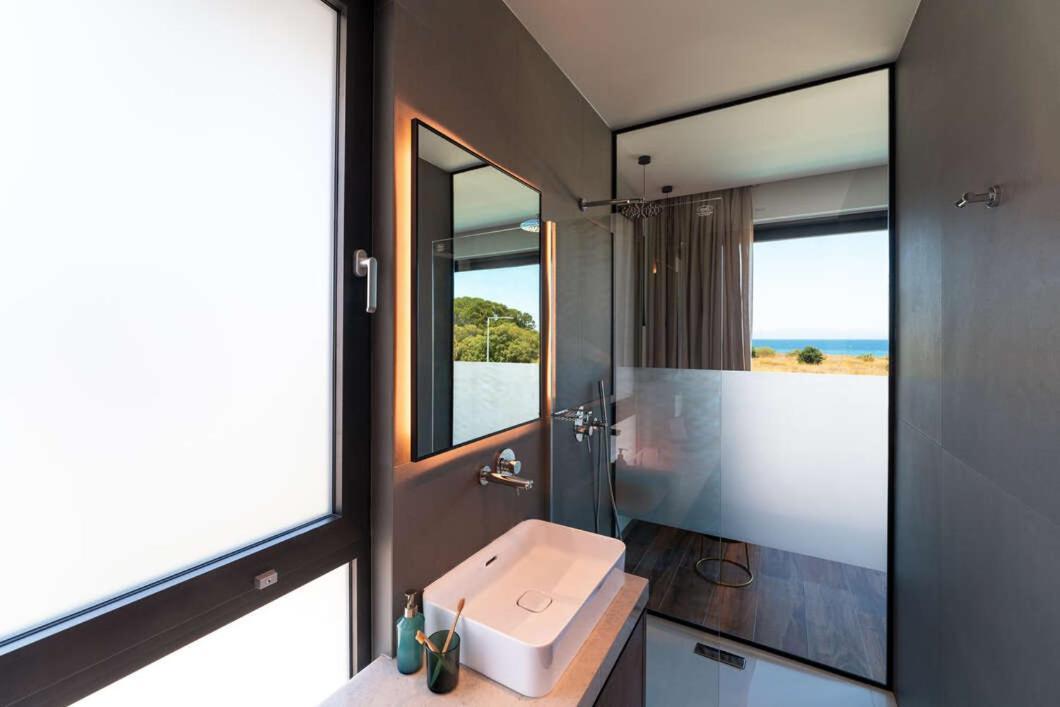 Momentum Villas 이알리소스 객실 사진