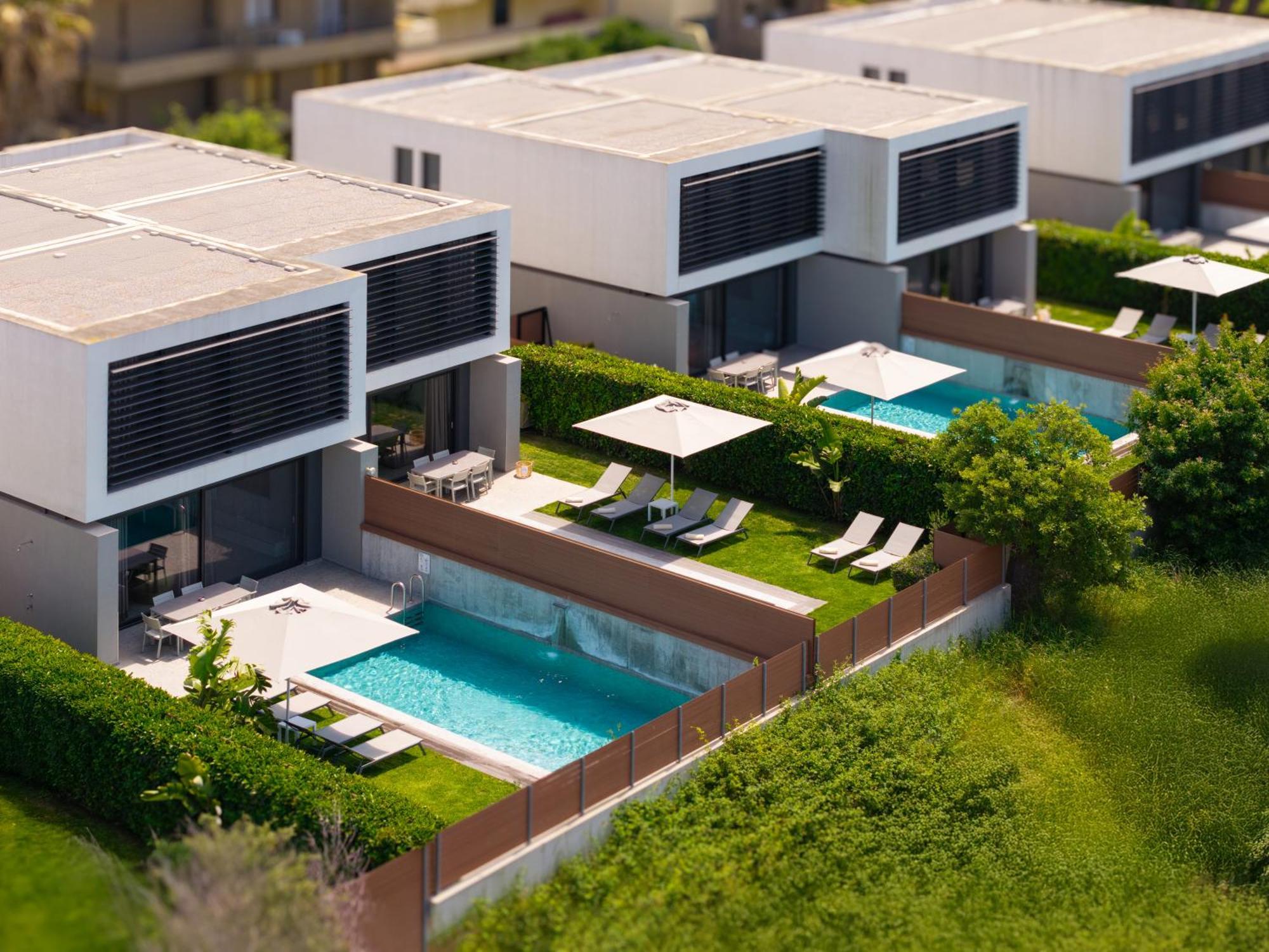 Momentum Villas 이알리소스 외부 사진