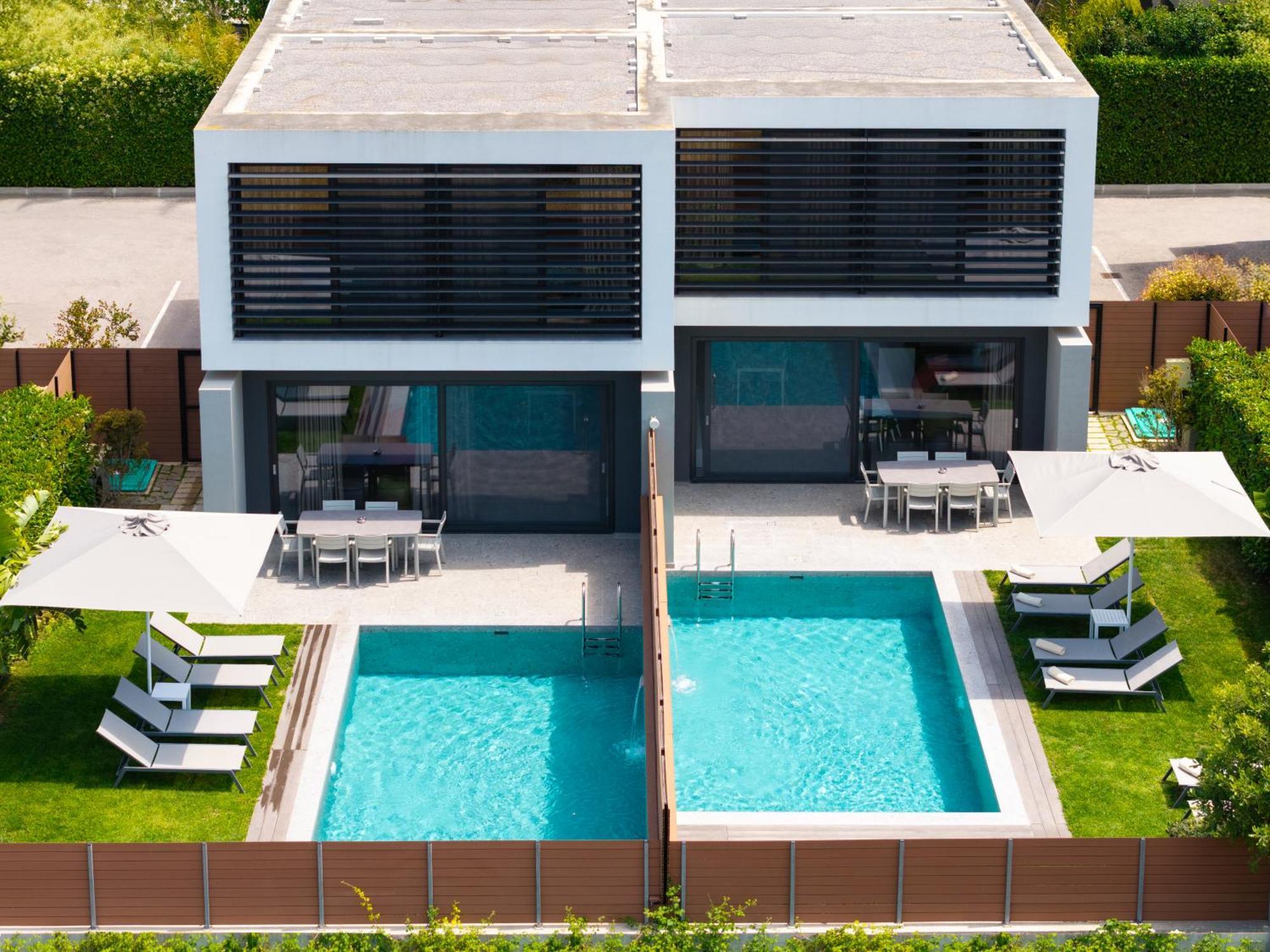 Momentum Villas 이알리소스 외부 사진