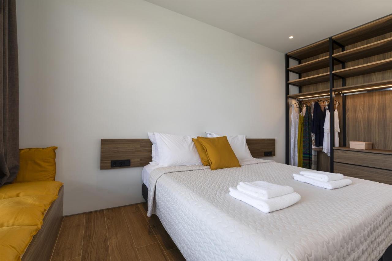 Momentum Villas 이알리소스 외부 사진