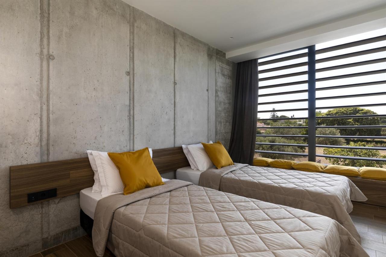 Momentum Villas 이알리소스 외부 사진