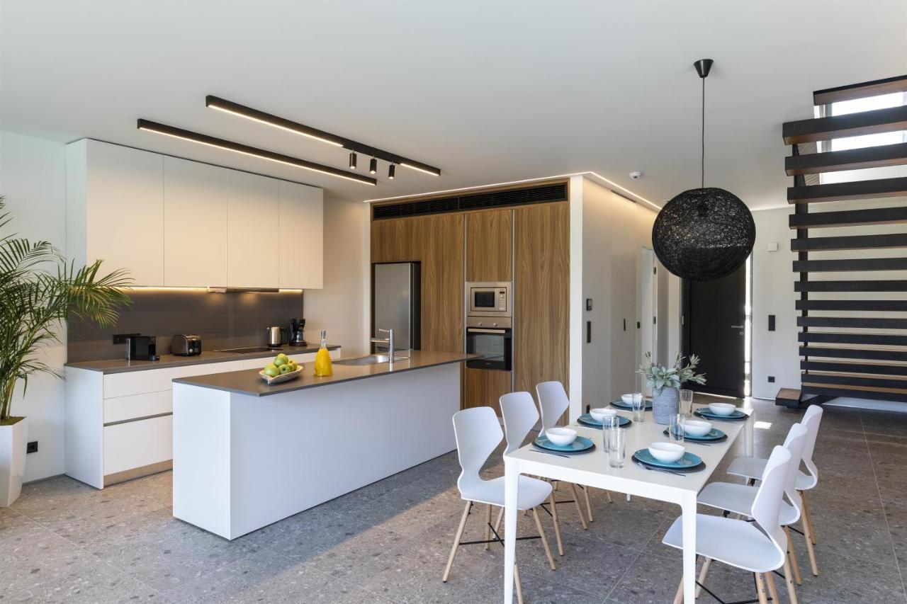 Momentum Villas 이알리소스 외부 사진