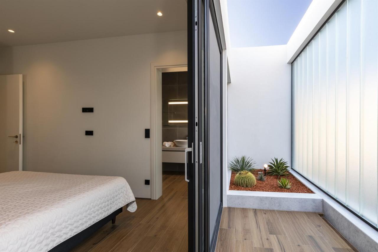 Momentum Villas 이알리소스 외부 사진