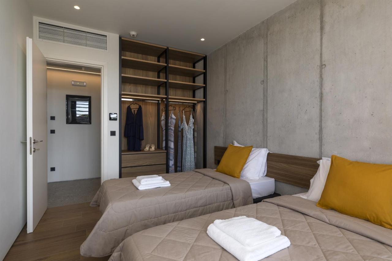 Momentum Villas 이알리소스 외부 사진