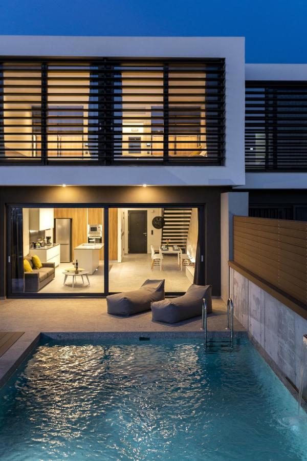 Momentum Villas 이알리소스 외부 사진